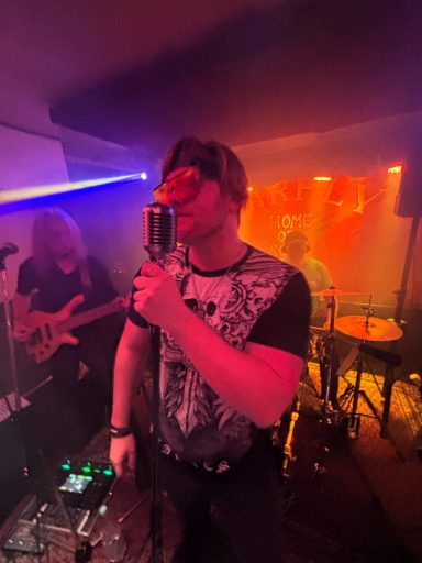 Dogfield Live on Stage. 08.02.2025 Barfly Wesel.